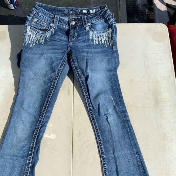 Miss me size 26 jeans lot of 3 Pairs of the pairs of capris one is boot cut. - Picture 3 of 16